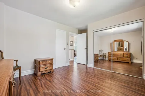 11 Gregory Place Guelph ON N1H 6Y5