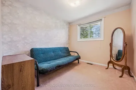 11 Gregory Place Guelph ON N1H 6Y5