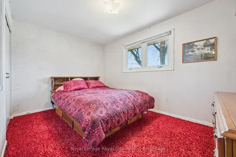 11 Gregory Place Guelph ON N1H 6Y5