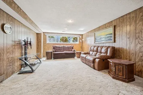 11 Gregory Place Guelph ON N1H 6Y5