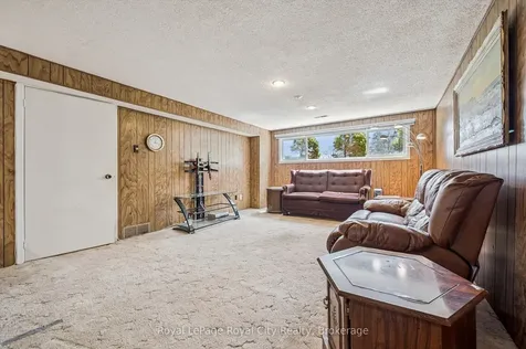 11 Gregory Place Guelph ON N1H 6Y5