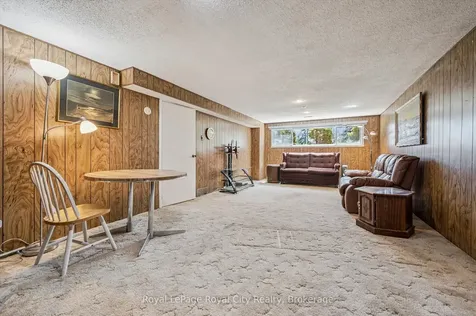 11 Gregory Place Guelph ON N1H 6Y5