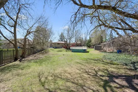 11 Gregory Place Guelph ON N1H 6Y5