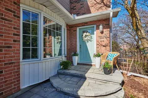25 Waterton Crescent Kanata ON K2M 1Y8