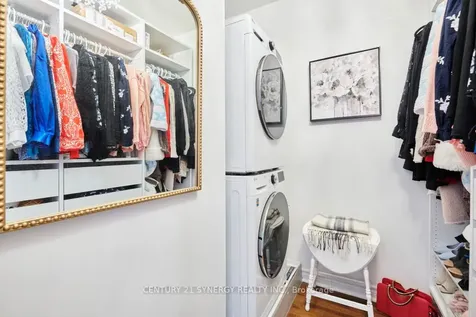 25 Waterton Crescent Kanata ON K2M 1Y8