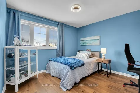 25 Waterton Crescent Kanata ON K2M 1Y8
