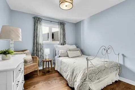 25 Waterton Crescent Kanata ON K2M 1Y8