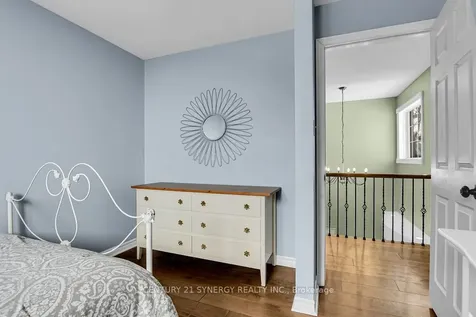 25 Waterton Crescent Kanata ON K2M 1Y8