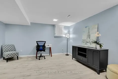 25 Waterton Crescent Kanata ON K2M 1Y8