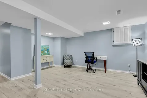 25 Waterton Crescent Kanata ON K2M 1Y8