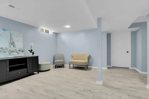 25 Waterton Crescent Kanata ON K2M 1Y8