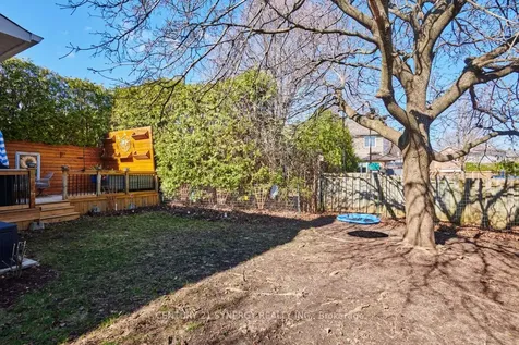 25 Waterton Crescent Kanata ON K2M 1Y8