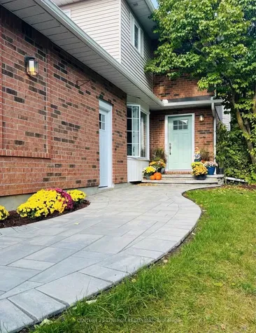 25 Waterton Crescent Kanata ON K2M 1Y8