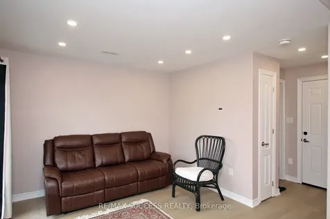 47 Edenrock Drive Hamilton ON L8E 0G6