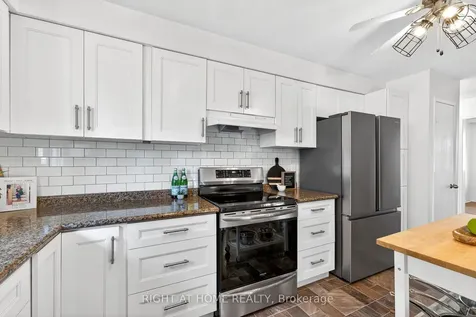 22 Vance Crescent Hamilton ON L8B 0B8