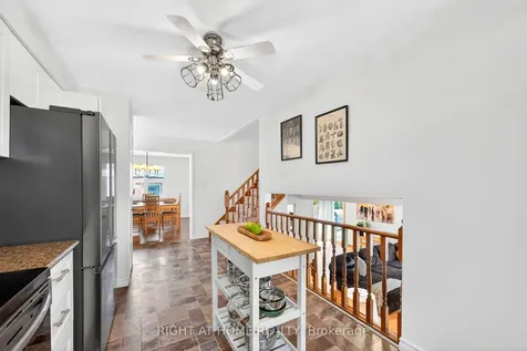 22 Vance Crescent Hamilton ON L8B 0B8