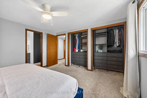 22 Vance Crescent Hamilton ON L8B 0B8