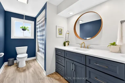 22 Vance Crescent Hamilton ON L8B 0B8