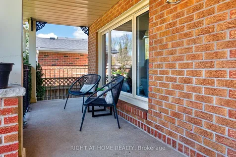 22 Vance Crescent Hamilton ON L8B 0B8