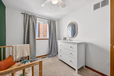 22 Vance Crescent Hamilton ON L8B 0B8