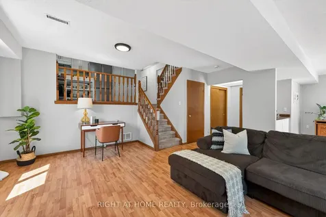 22 Vance Crescent Hamilton ON L8B 0B8