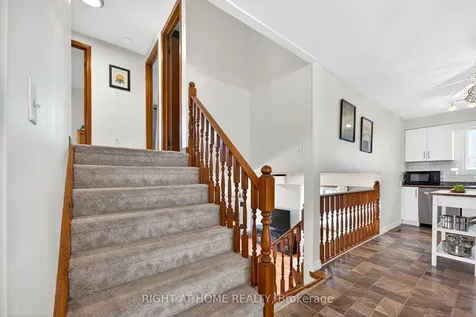 22 Vance Crescent Hamilton ON L8B 0B8