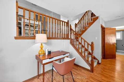22 Vance Crescent Hamilton ON L8B 0B8