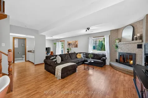 22 Vance Crescent Hamilton ON L8B 0B8