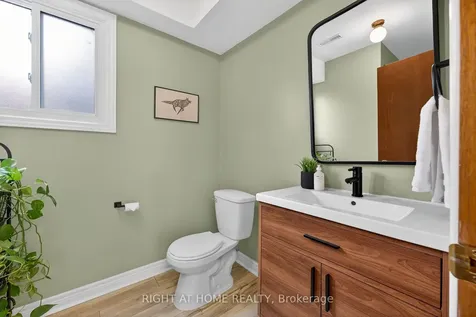 22 Vance Crescent Hamilton ON L8B 0B8