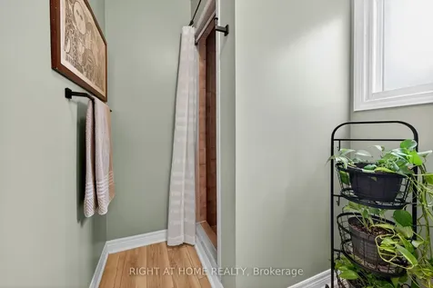 22 Vance Crescent Hamilton ON L8B 0B8