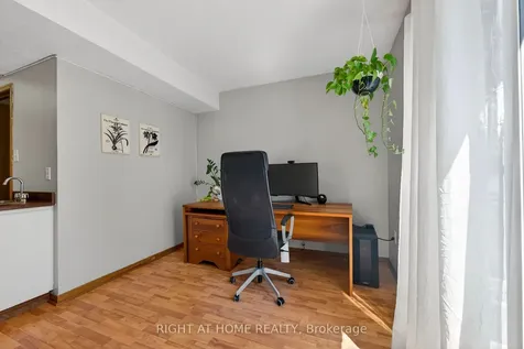 22 Vance Crescent Hamilton ON L8B 0B8