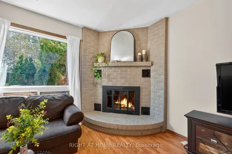 22 Vance Crescent Hamilton ON L8B 0B8