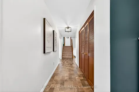 22 Vance Crescent Hamilton ON L8B 0B8