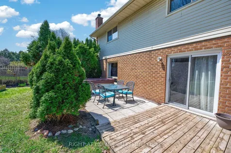 22 Vance Crescent Hamilton ON L8B 0B8