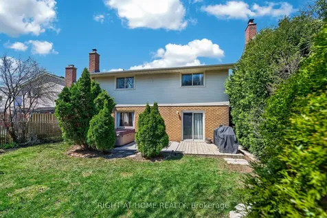 22 Vance Crescent Hamilton ON L8B 0B8