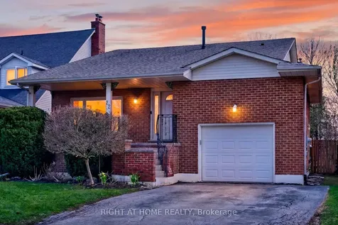 22 Vance Crescent Hamilton ON L8B 0B8