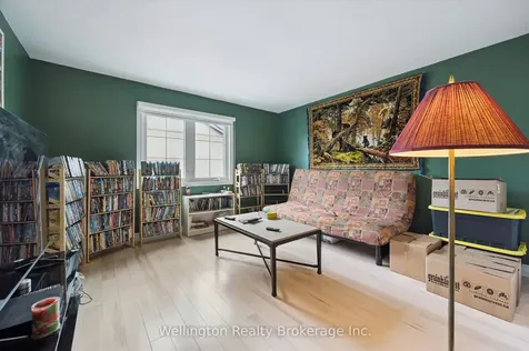 405 Clairbrook Crescent Waterloo ON N2L 5V6