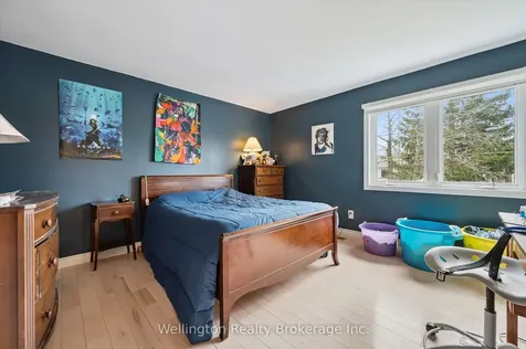 405 Clairbrook Crescent Waterloo ON N2L 5V6