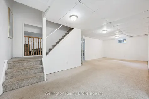 405 Clairbrook Crescent Waterloo ON N2L 5V6
