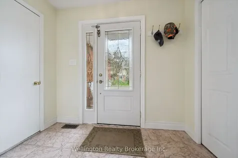 405 Clairbrook Crescent Waterloo ON N2L 5V6