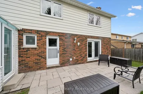 405 Clairbrook Crescent Waterloo ON N2L 5V6