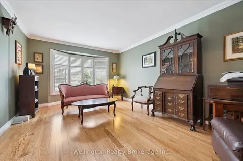 405 Clairbrook Crescent Waterloo ON N2L 5V6