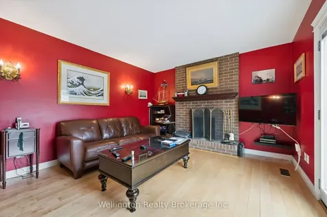 405 Clairbrook Crescent Waterloo ON N2L 5V6