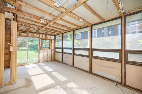 210 Ridgeway Road Fort Erie ON L0S 1B0