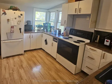 176 Pine Street S Thorold ON L2V 3M4