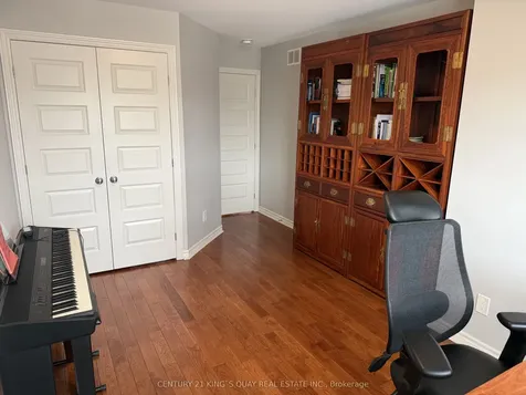 891 Riverview Way Kingston ON K7K 0J4