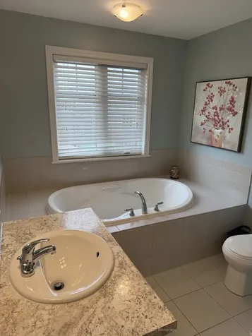 891 Riverview Way Kingston ON K7K 0J4
