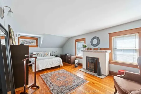 5761 Prince Edward Avenue Niagara Falls ON L2G 5J4