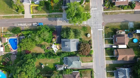5761 Prince Edward Avenue Niagara Falls ON L2G 5J4
