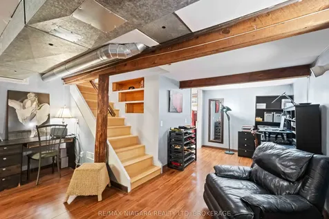 5761 Prince Edward Avenue Niagara Falls ON L2G 5J4